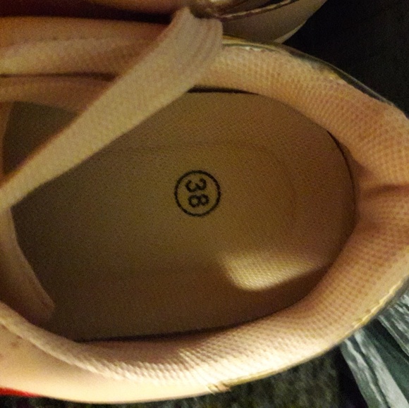**SOLD**NWOT Super Cute Tennis Shoes - Picture 6 of 6